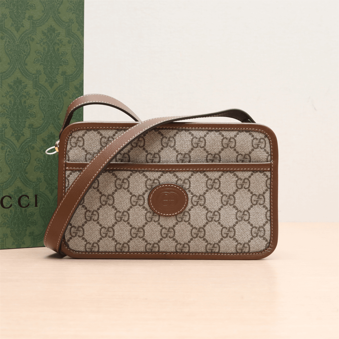 99新 GUCCI/古驰 互扣式双G贴标 斜挎包 P224513698
