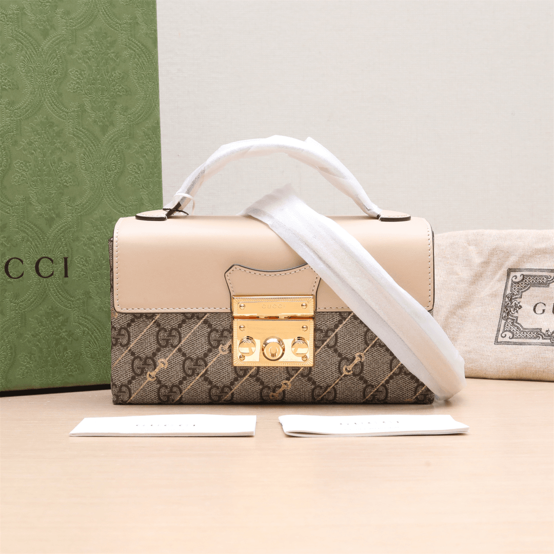 99新 GUCCI/古驰 Padlock 锁头包 方盒子 斜挎包 P224727203