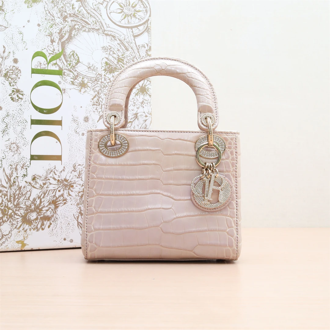 95新 DIOR/迪奥 戴妃包 三格 粉色 鳄鱼皮 单肩包 P224829433