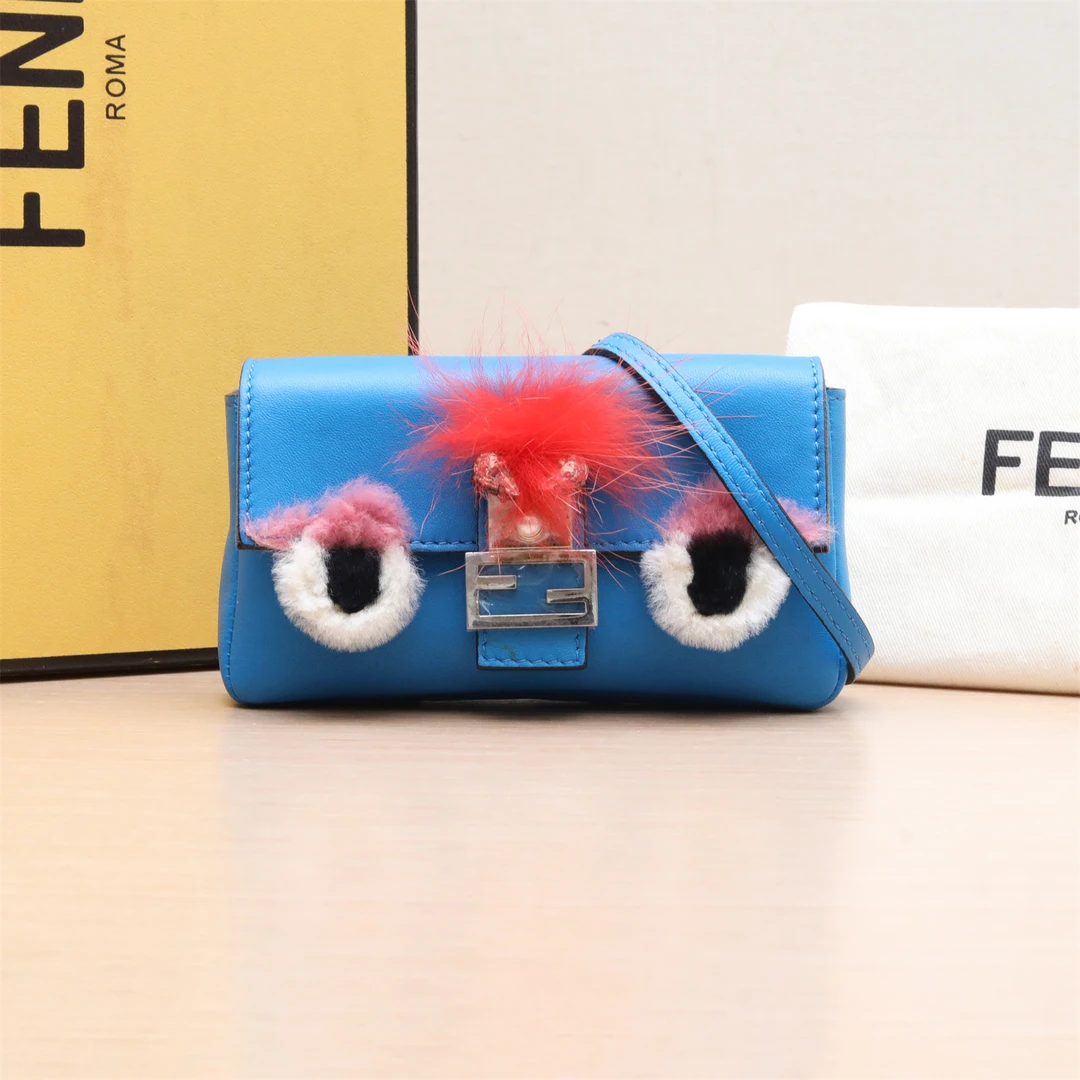 95新 FENDI/芬迪 【小花理理】蓝色 mini 斜挎包 P244377612