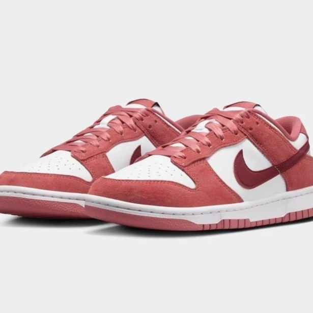 Nike/耐克Dunk Low WMNS 白粉色女子低帮休闲板鞋 FQ7056-100