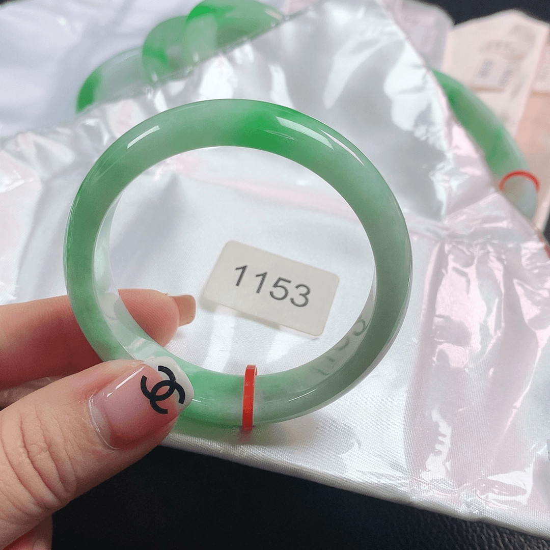 翡翠手镯未镶嵌正881153