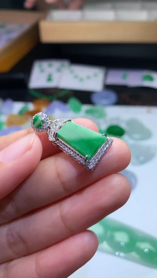 【闪购商品】翡翠颈饰银S925镶嵌净货