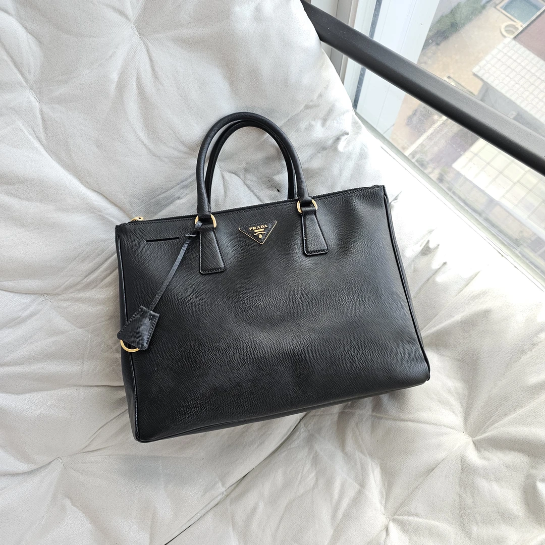 95新 Prada/普拉达 802637 普拉达黑金手提包