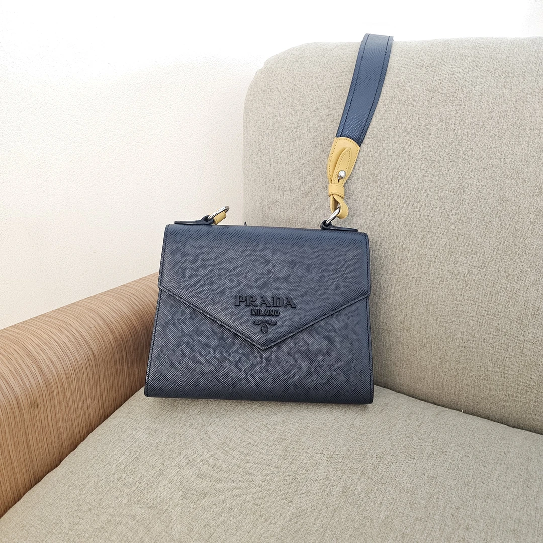 95新 Prada/普拉达 50611621 普拉达蓝色单肩包