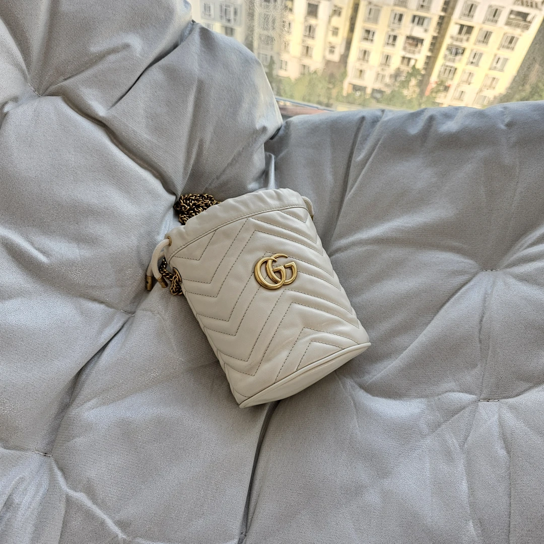 95新 GUCCI/古驰 805359  古驰白金马蒙水桶单肩包