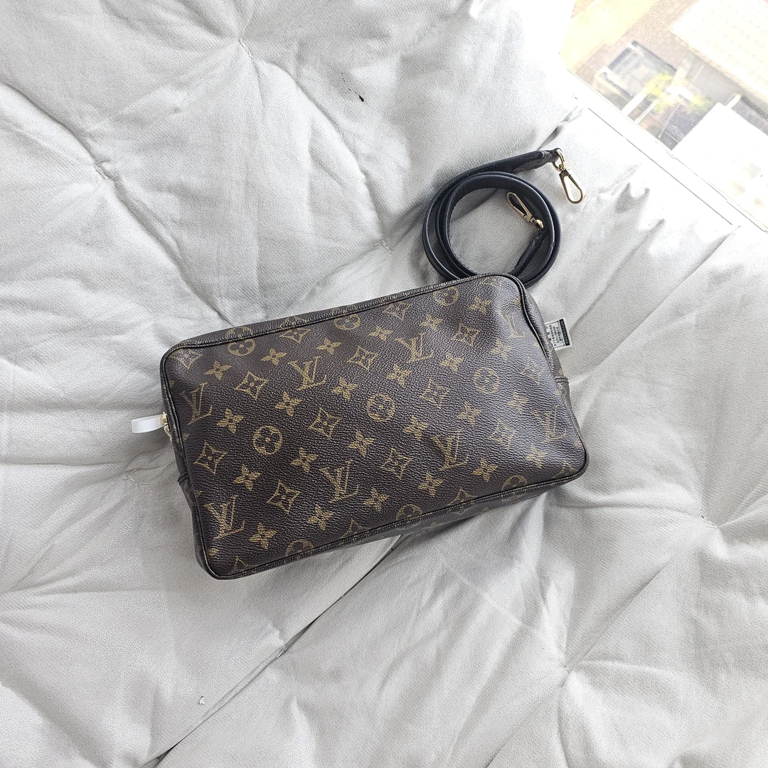95新 LouisVuitton/路易威登 802642 lv 26洗漱单肩包