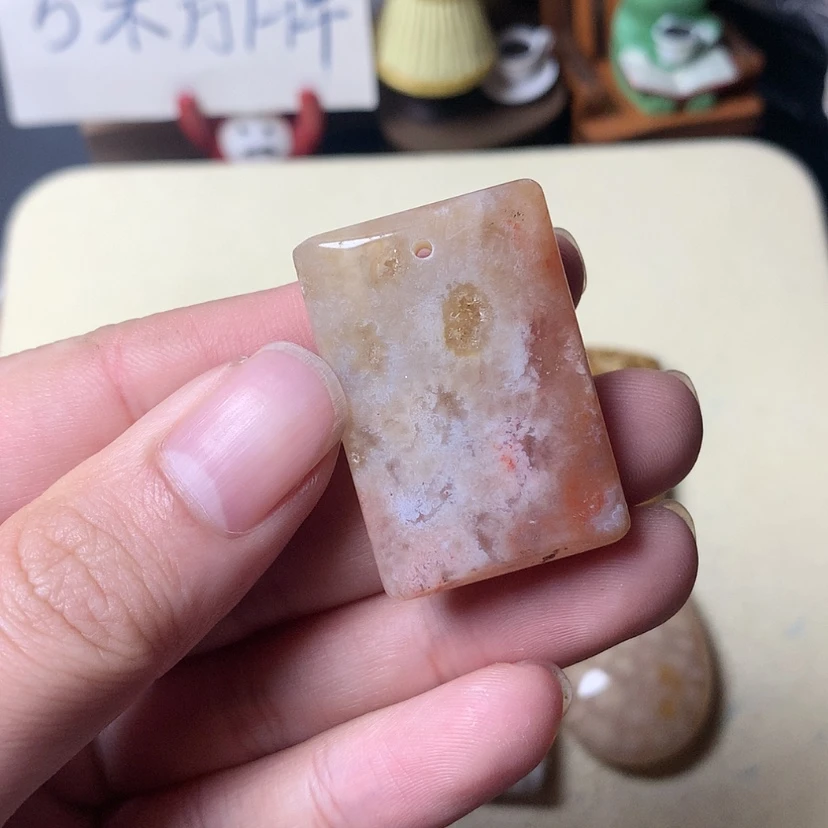 【闪购商品】硅化珊瑚(珊瑚玉)颈饰未镶嵌小*子