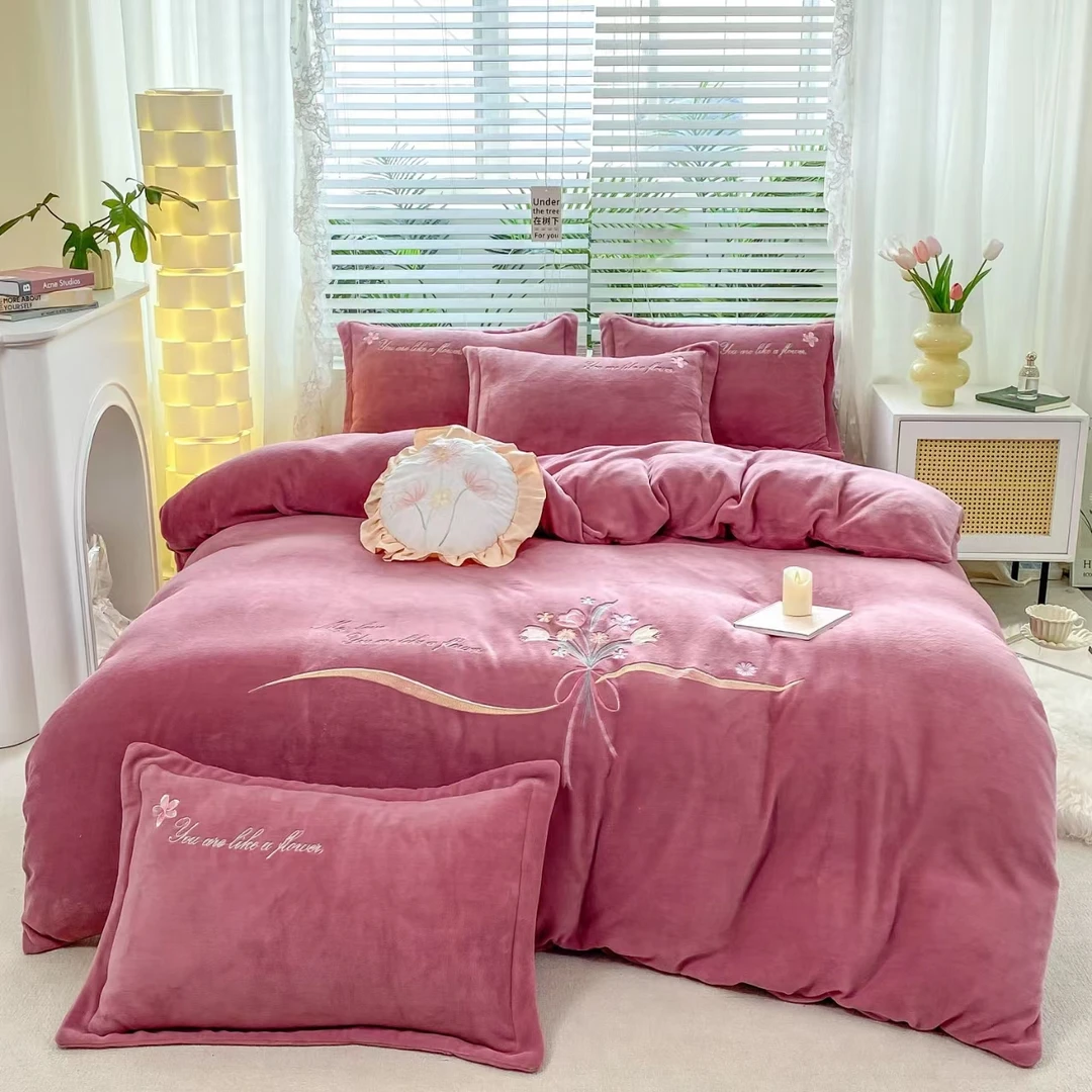 初晴--高端轻奢重工刺绣绣花加绒牛奶绒婴儿绒四件套纯色柔软绒面