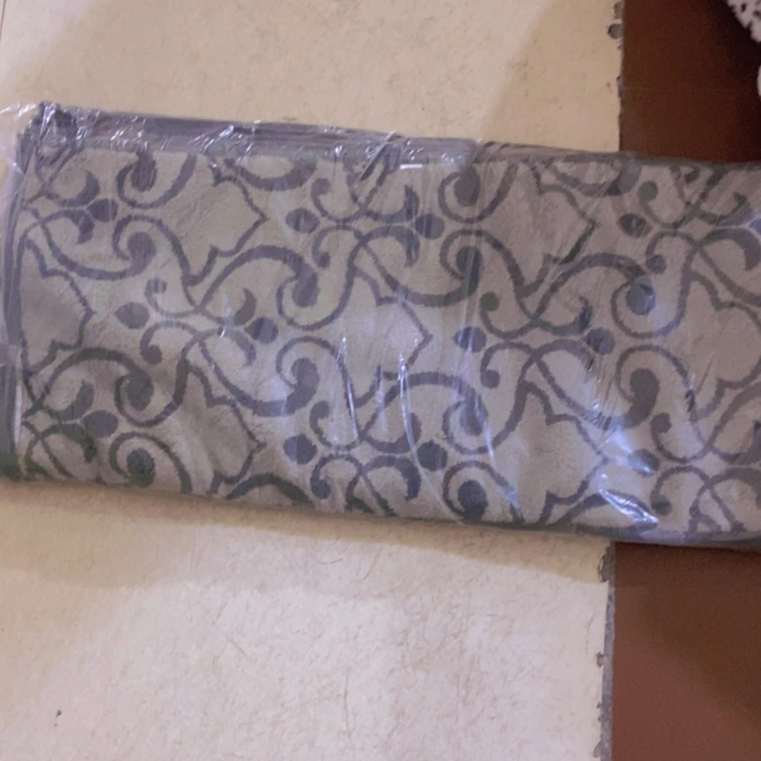 【闪购商品】骨瓷摆件耿*