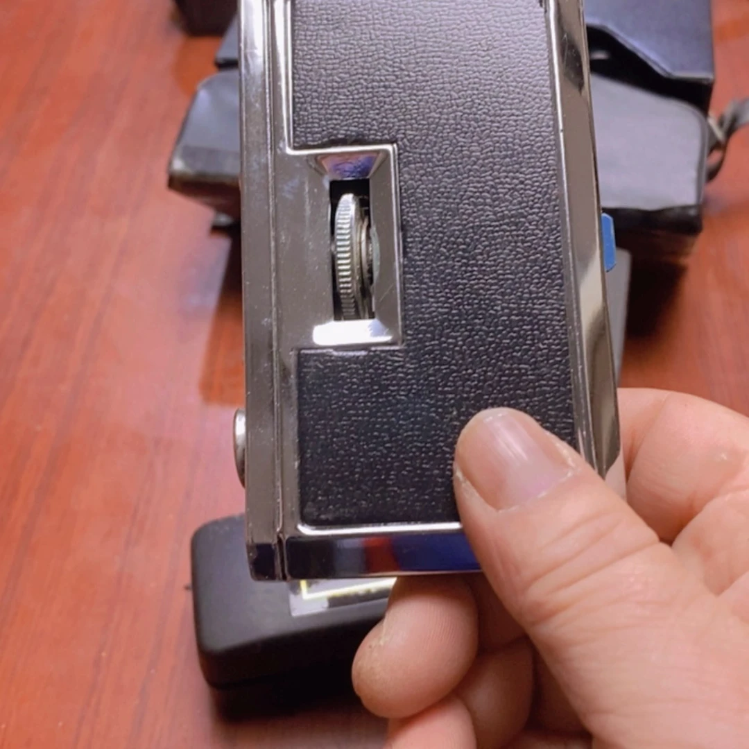 【闪购商品】骨瓷摆件牛**坤