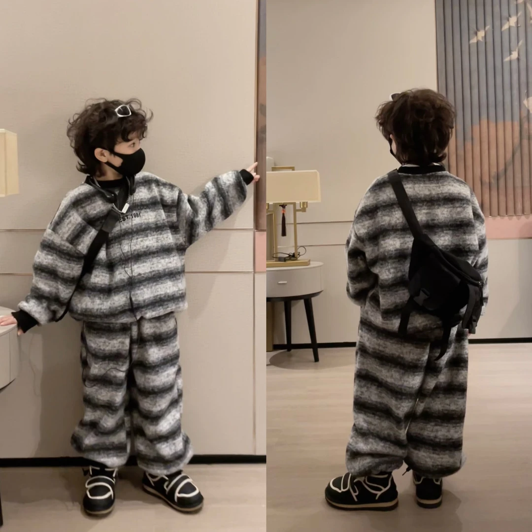 乐乐家儿童加绒套装冬款加厚大条纹一体绒卫衣卫裤韩版保暖两件套