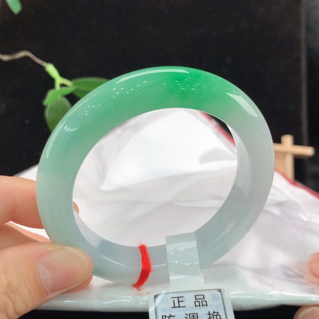 翡翠手镯未镶嵌111/0024