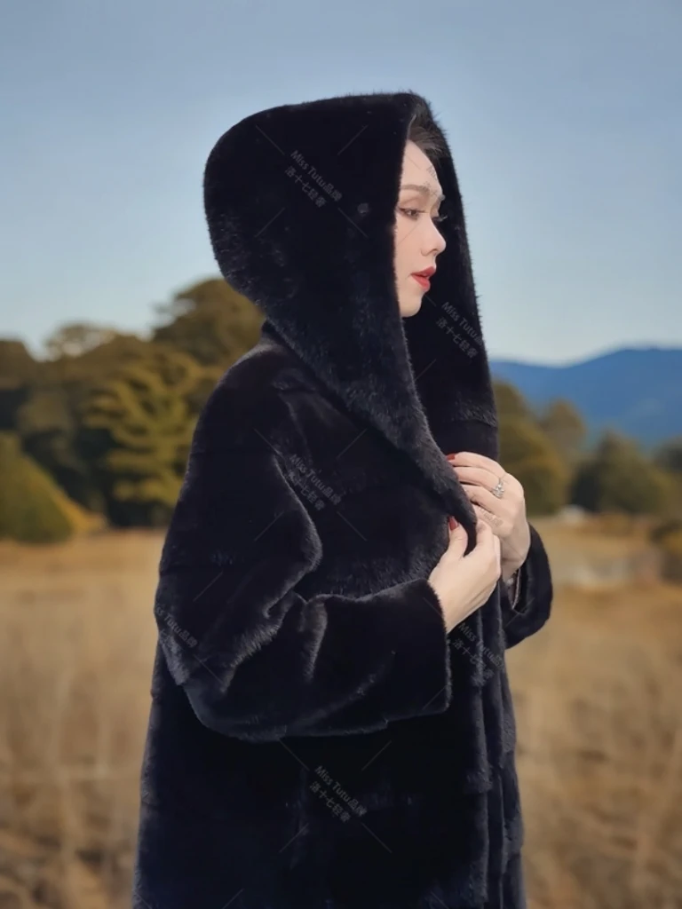 2024草草系列皮毛一体上档次早秋大衣冬季连帽毛毛外套