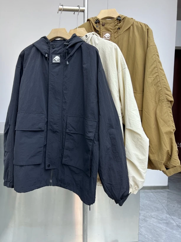 秋季冲锋衣外套男士宽松款