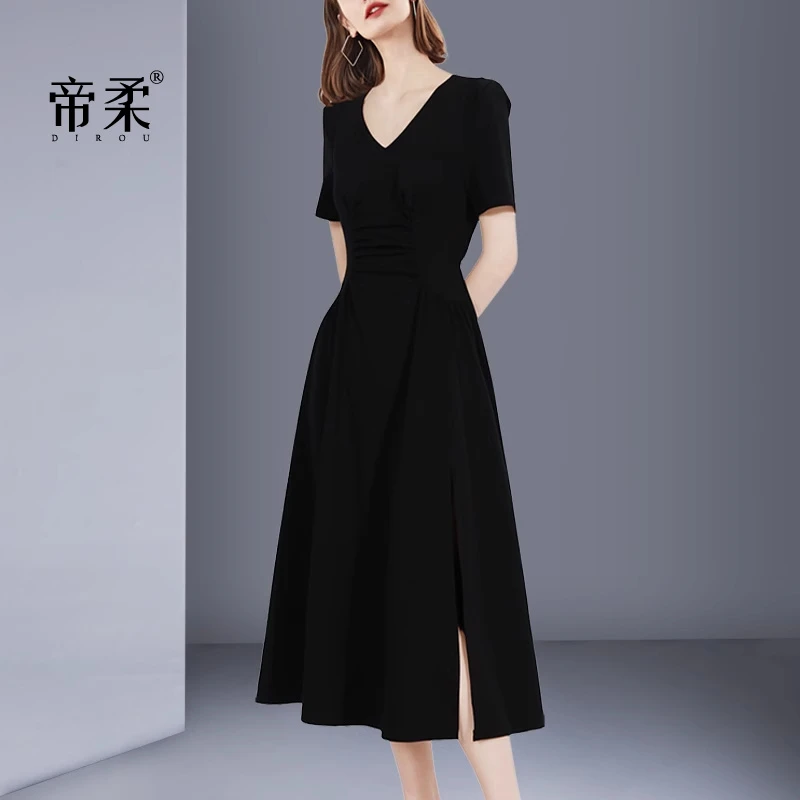帝柔法式V领褶皱遮肚开叉连衣裙女2025夏季新款收腰显瘦小黑裙女