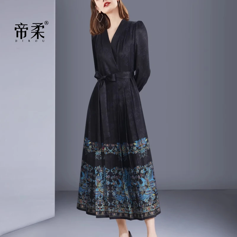 【日常新中式】2025年秋季气质复古V领长袖马面裙子国风连衣裙修身