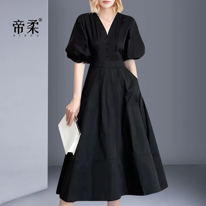 欧美时尚气质V领纯色连衣裙2025年夏季新款法式复古修身显瘦A字裙