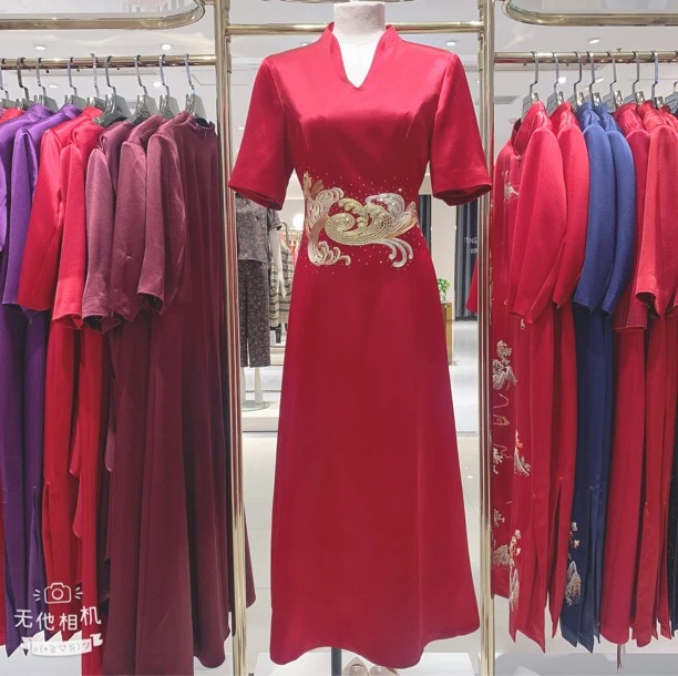 婆婆敬酒礼服红色结婚上档次宴会女装高端轻妈妈婚宴喜定制V礼服