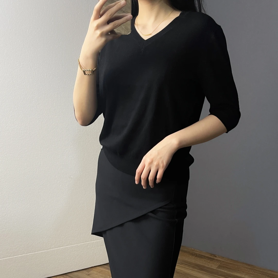 Ｖ领中袖纯羊毛衫薄款48支纱16针版针织女士宽松纯色