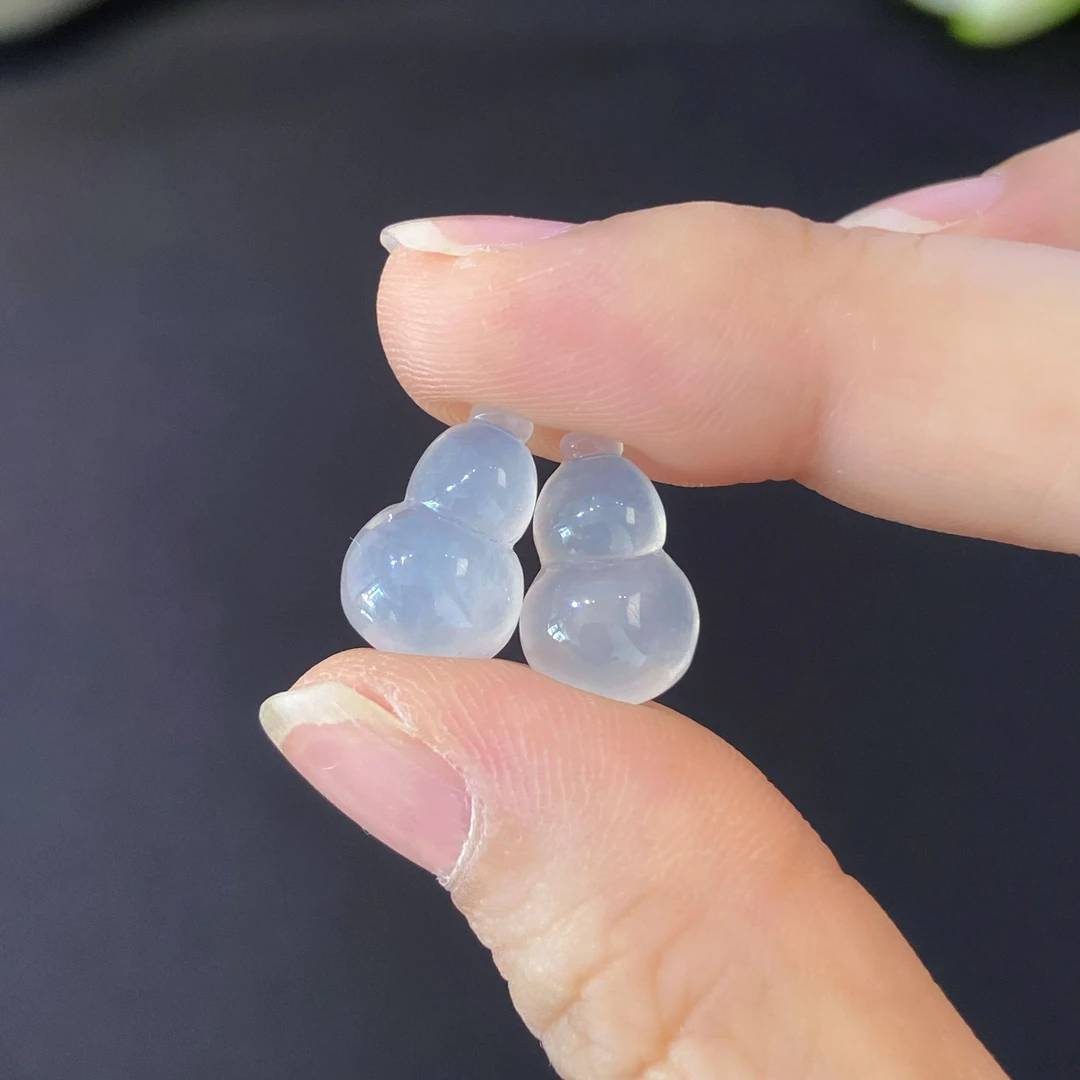 翡翠葫芦一对未镶嵌