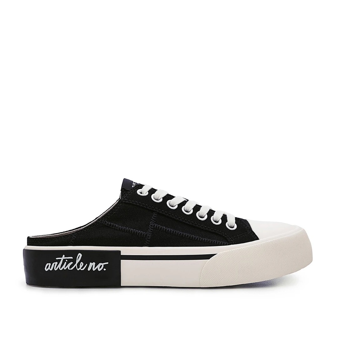 ARTICLE NO. 一脚蹬复古半拖黑色／白色帆布休闲鞋