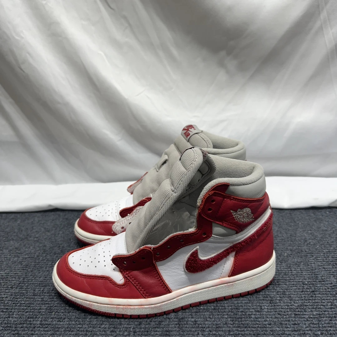 【球鞋】aj1灰白红/36码/公价999/没鞋带