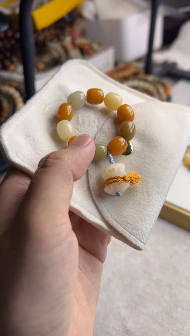 【闪购商品】菩提根/象牙果手串玉化奶枣熊11mm手捻