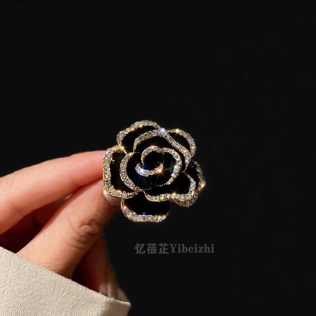 铜合金胸针 小香风轻奢高档时尚百搭黑色复古优雅小香风轻奢 3006