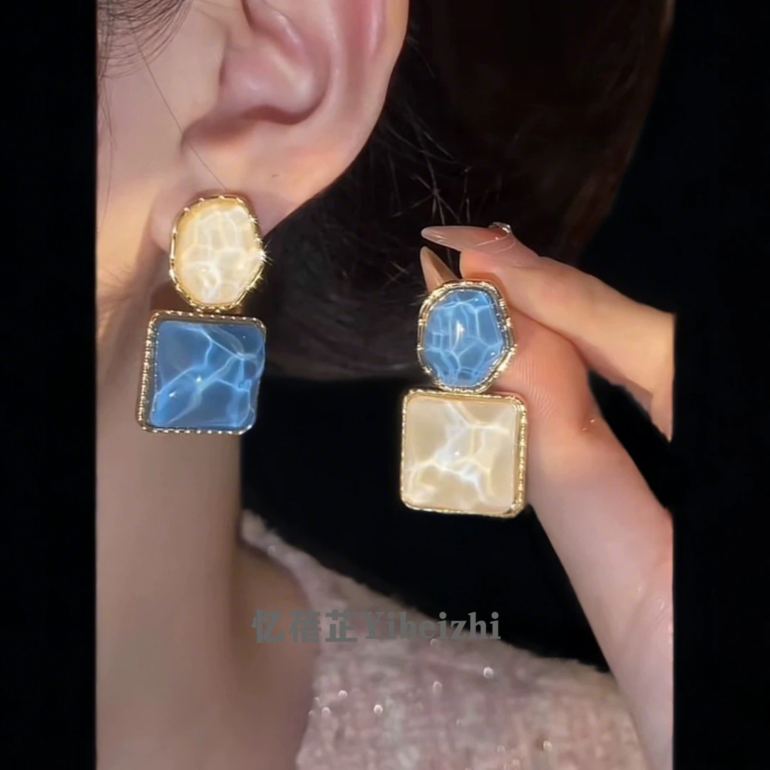 法式高级感水波纹独特轻奢小众不对称设计银耳饰气质网红蓝色6005