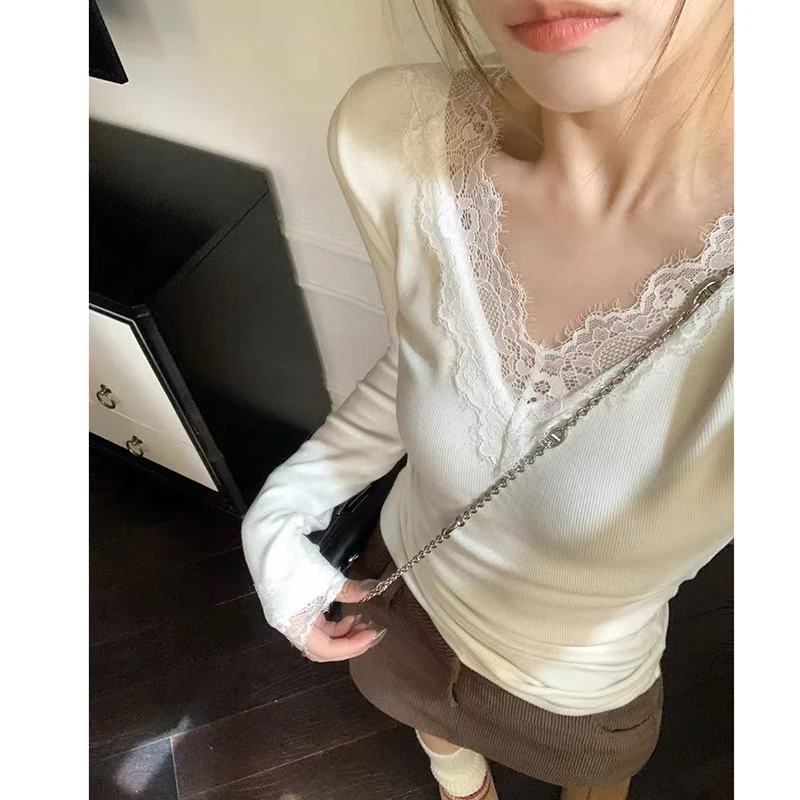 法式纯欲蕾丝拼接长袖t恤女春秋新款内搭别致修身绝美打底上衣潮