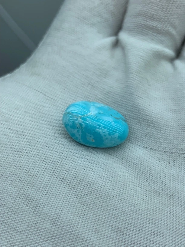 原矿绿松石随形、尺寸17*13*7mm、重2.1克、未打孔