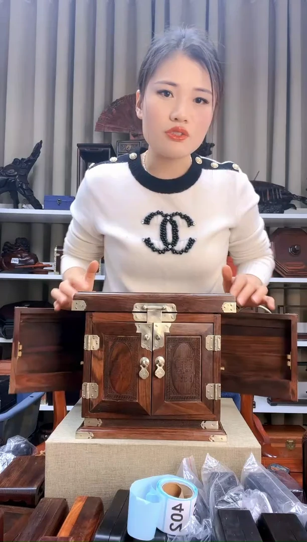 【闪购商品】木根雕DHSZ首饰箱