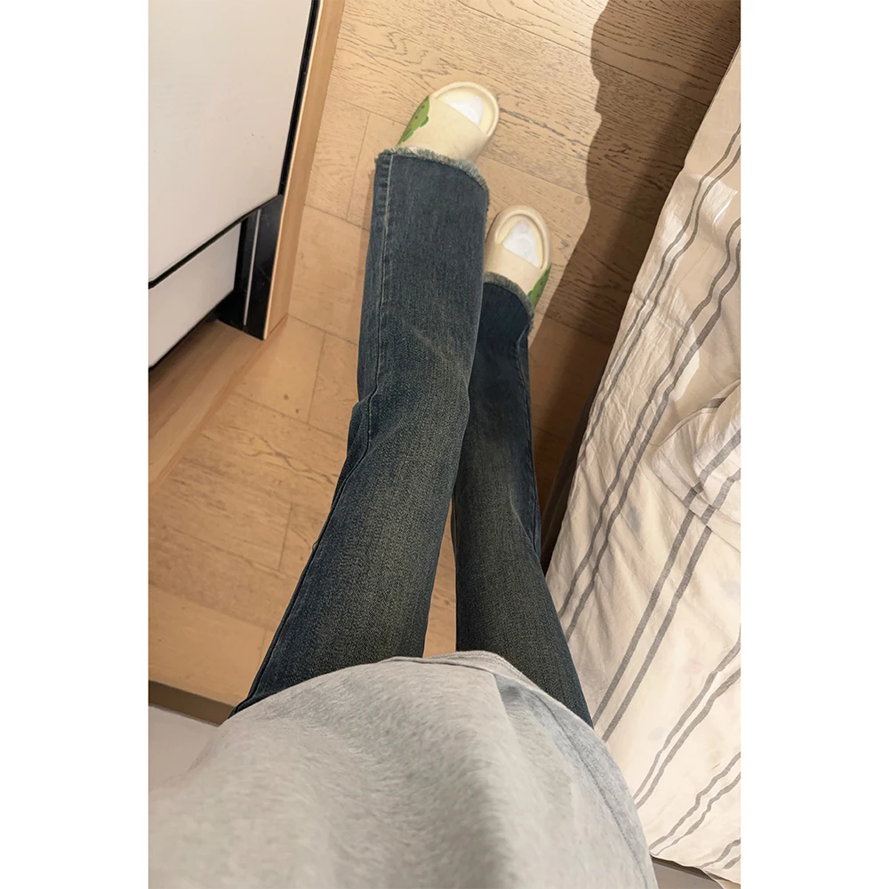 王家有鱼2025新款毛边微喇裤弹力喇叭牛仔裤女显瘦秋季复古长裤子