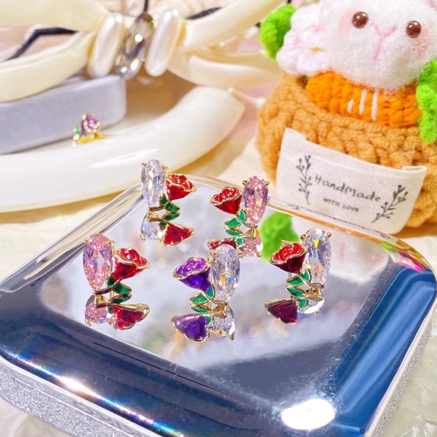 铜合金锆石耳饰 玫瑰花爱心耳钉轻奢时尚百搭彩色复古气质小众