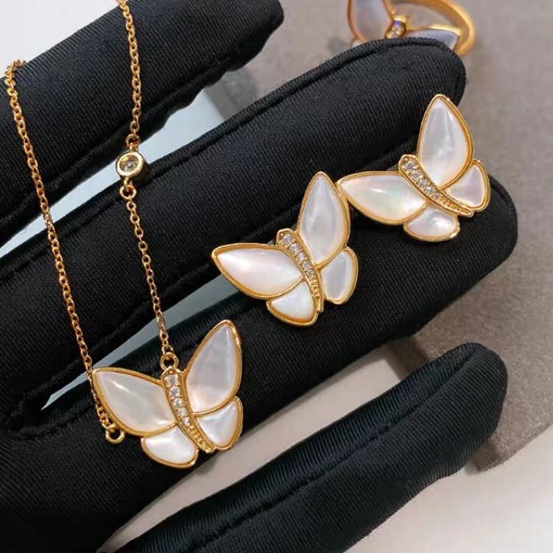 铜合金项链 蝴蝶立体项链气质轻奢时尚百搭简约优雅精致超仙