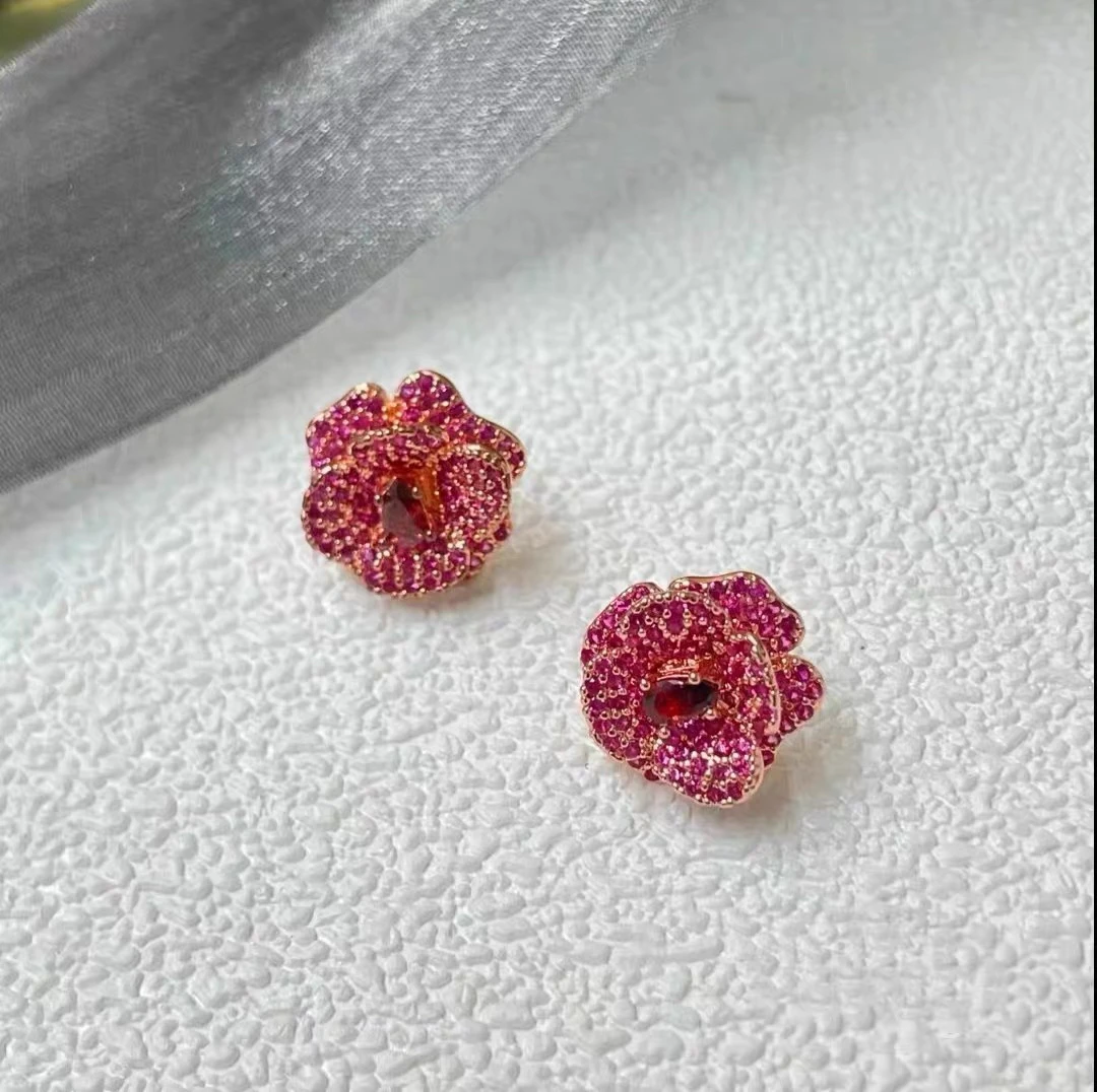 铜合金锆石耳饰 轻奢气质玫瑰花朵精致耳钉红色时尚镶钻立体耳饰