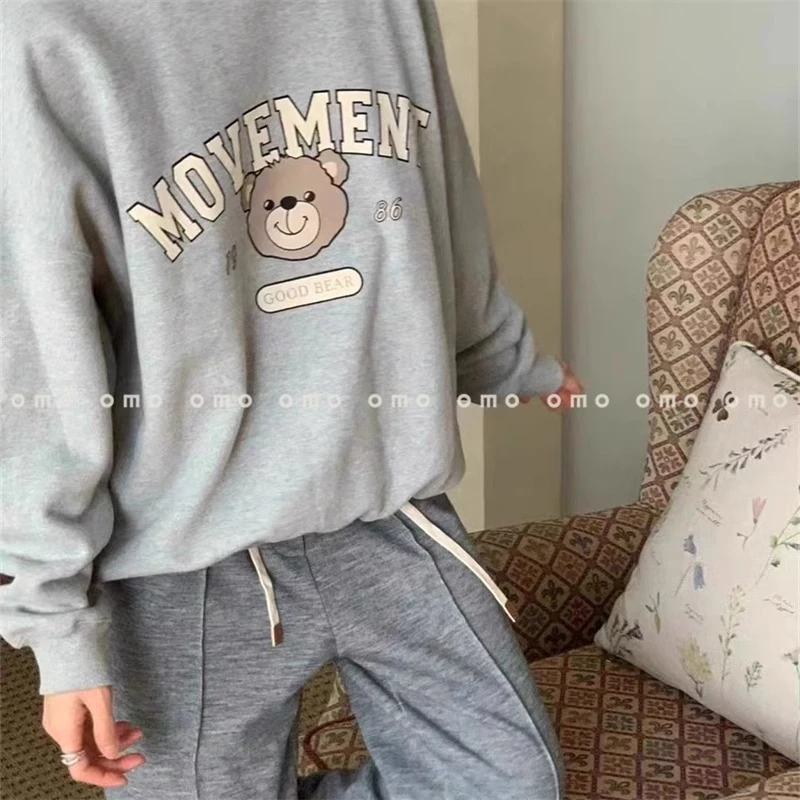 小众设计新款 2025可爱卡通字母小熊宽松加绒圆领套头卫衣