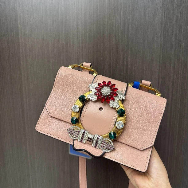 95新 MIU MIU/缪缪 优购奢品/缪缪/潮流休闲粉色斜挎包/YG9587