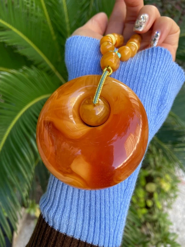 天热波罗的海原矿蜜糖蜜蜡公主扣吊坠