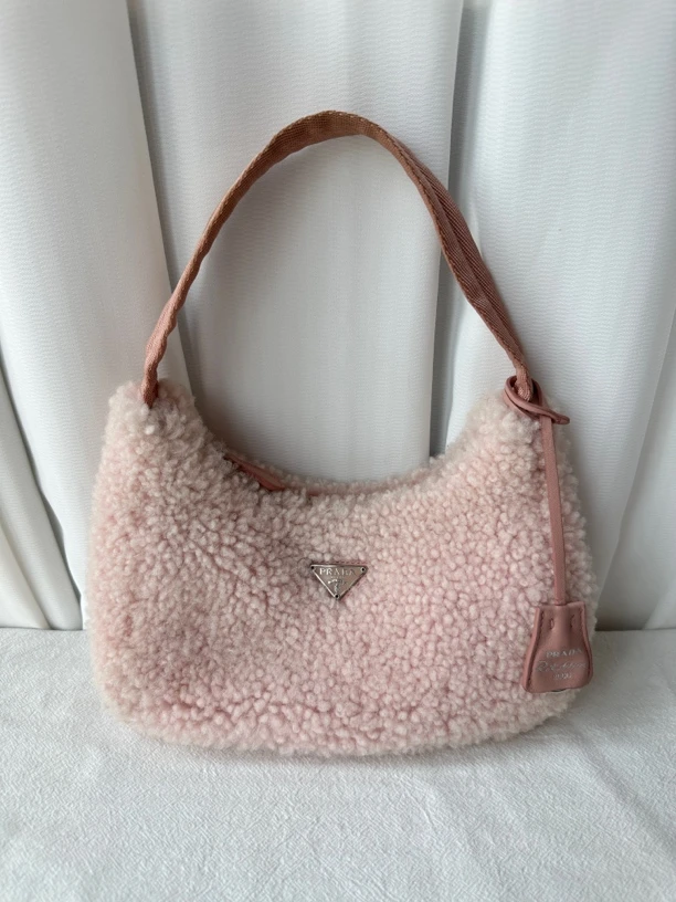 95新 Prada/普拉达 粉色毛绒hobo2000手提单肩包腋下包