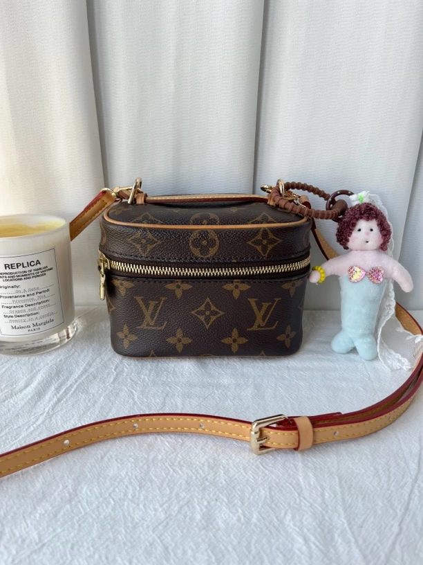 95新 LouisVuitton/路易威登 LV全原经典老花nano化妆包手拎包
