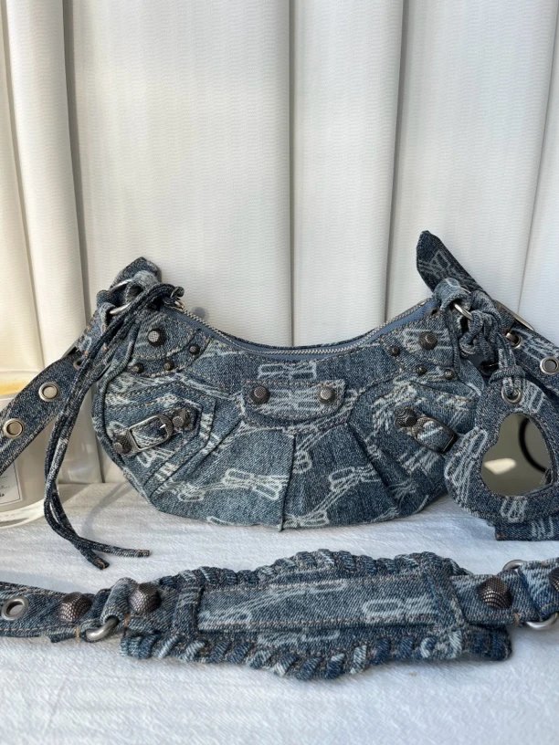 99新 Balenciaga/巴黎世家 牛仔丹宁迷你机车包单肩斜挎包