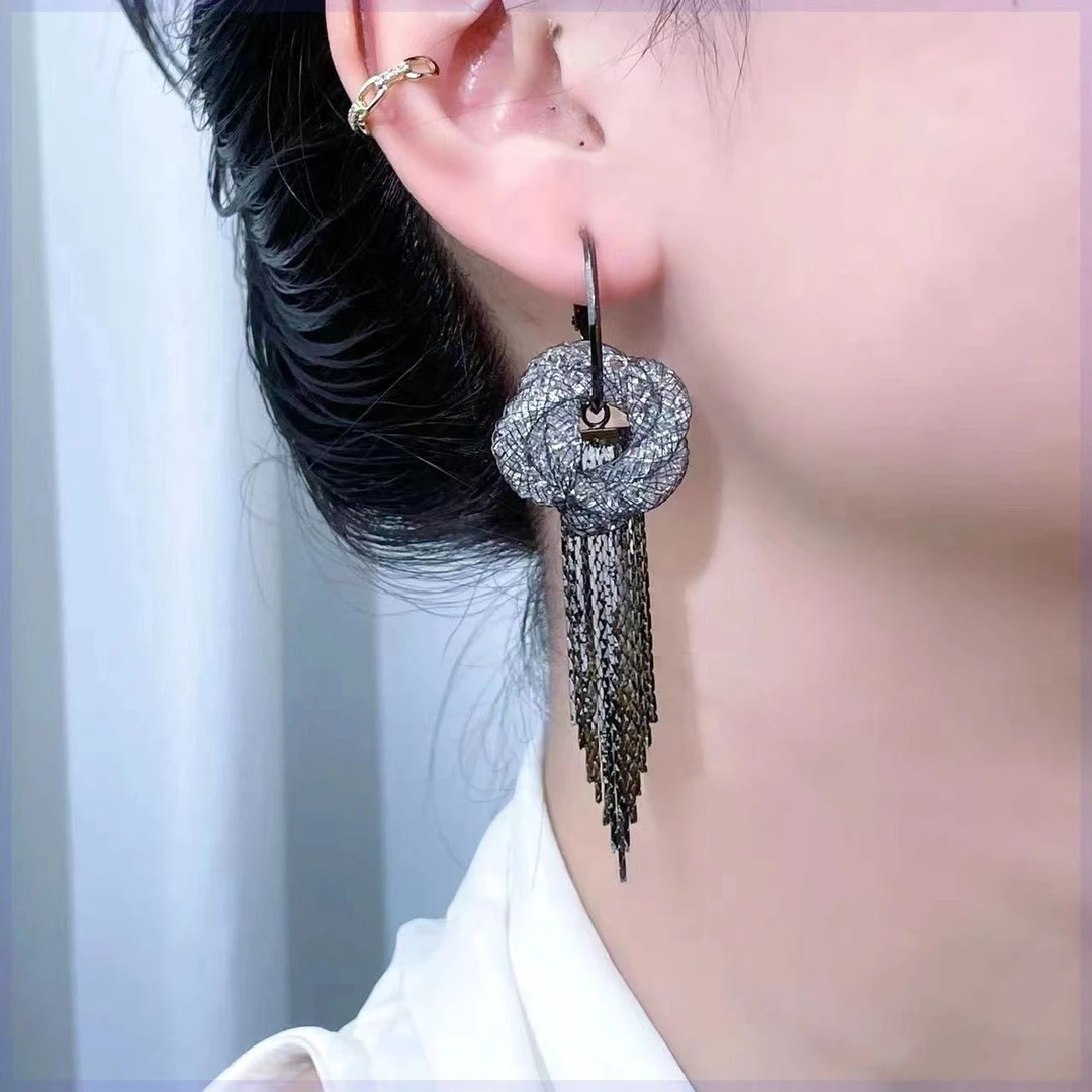 恣睢 锌合金耳饰 R0R81秋冬气质黑色网状镂空花朵卡扣流苏耳环