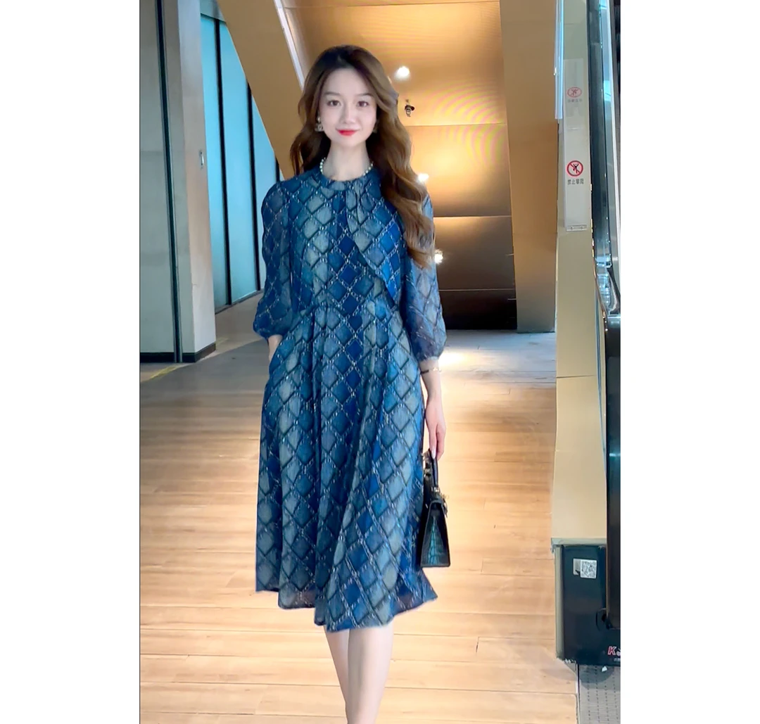 【采风】--水洗牛仔色休闲气质小众优雅复古收腰碎花连衣裙