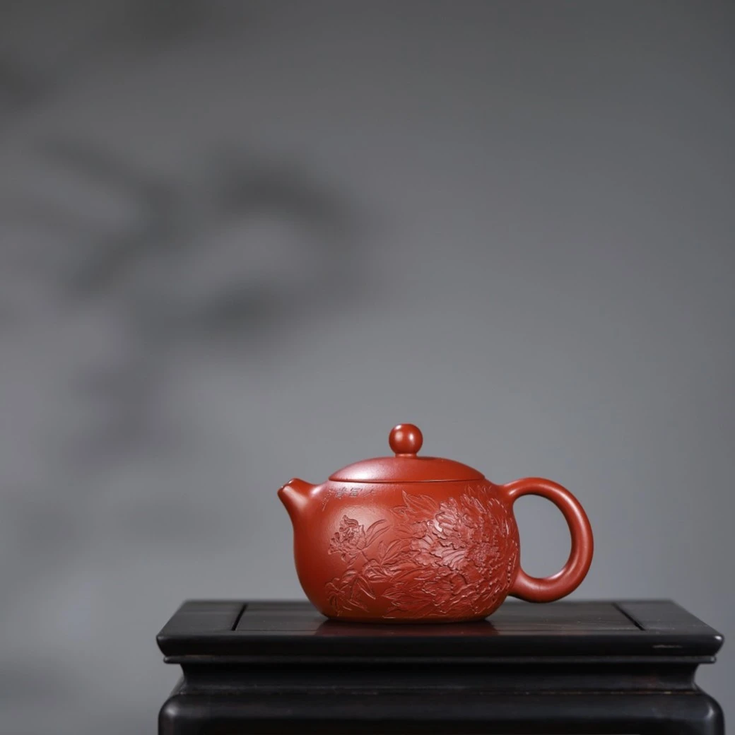 圆润饱满西施壶全手工制200cc小煤窑朱泥秦人八刀刻富贵满堂牡丹