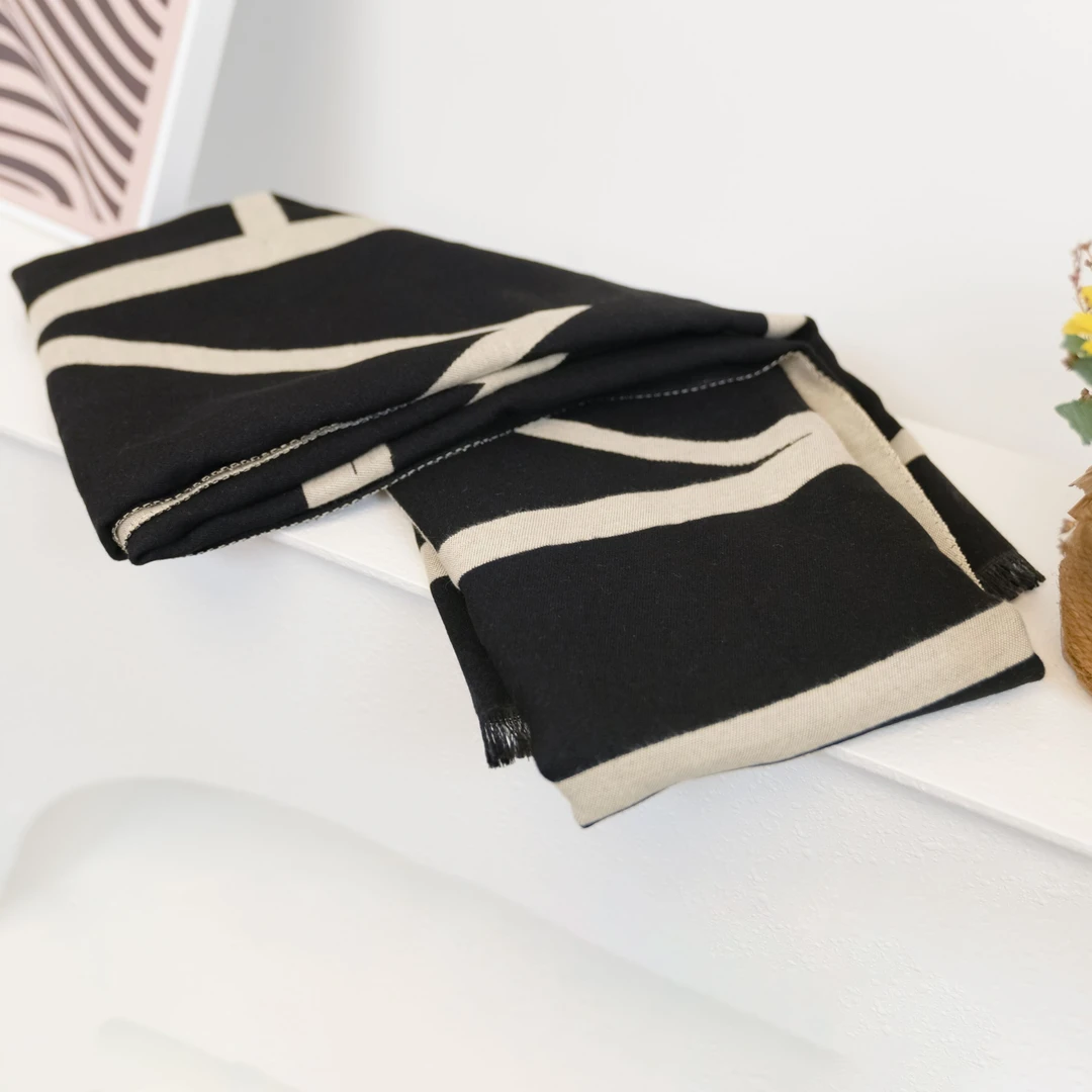jessyline 杰茜莱秋冬简约条纹围巾 斜纹肌理流苏锁边围脖百搭