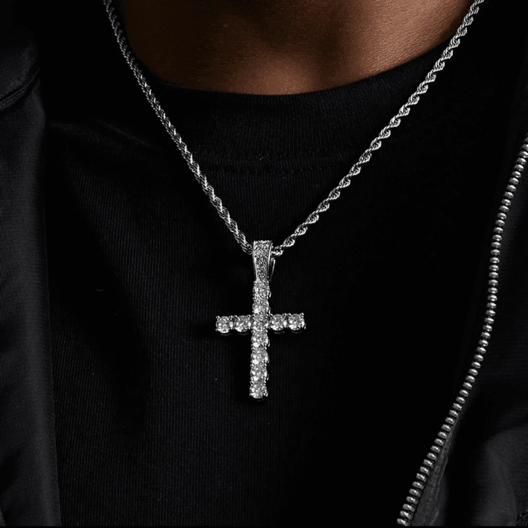 钛钢锆石吊坠 爪镶满锆十字架吊坠嘻哈百搭不掉色简约十字锁骨链