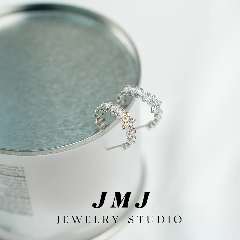 铜合金仿珍珠耳饰 气质轻奢时尚小众欧美简约个性一圈钻一颗星