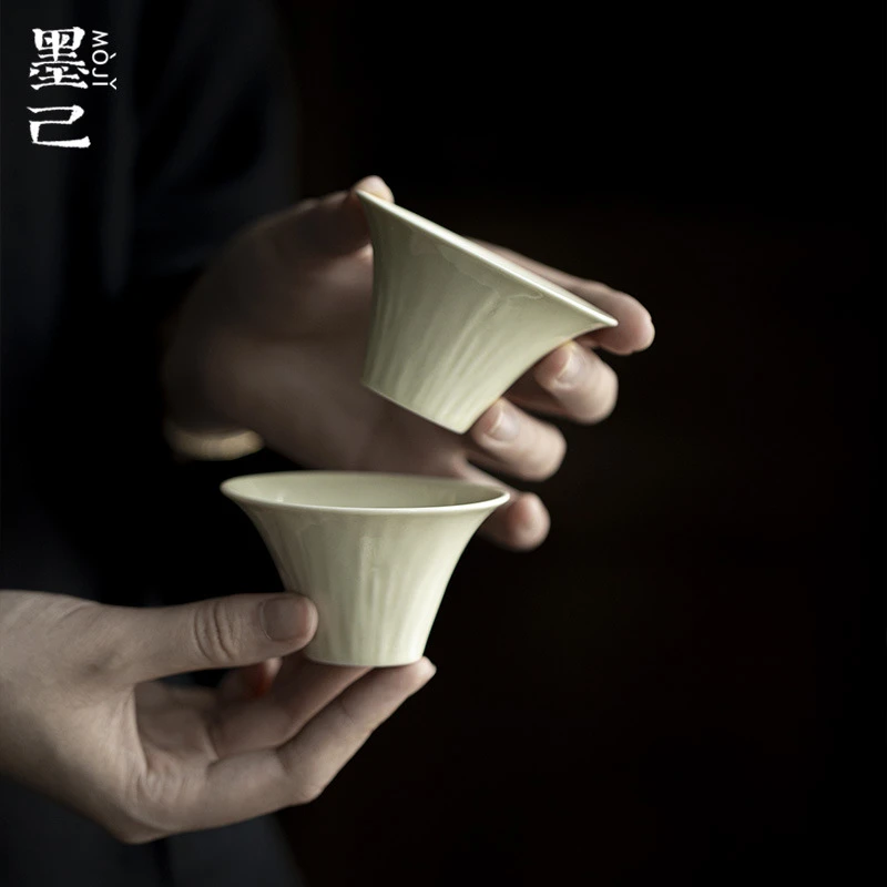 墨己仿宋椭圆茶杯功夫茶具家用陶瓷绿釉品茗杯文人器单杯喝茶杯子